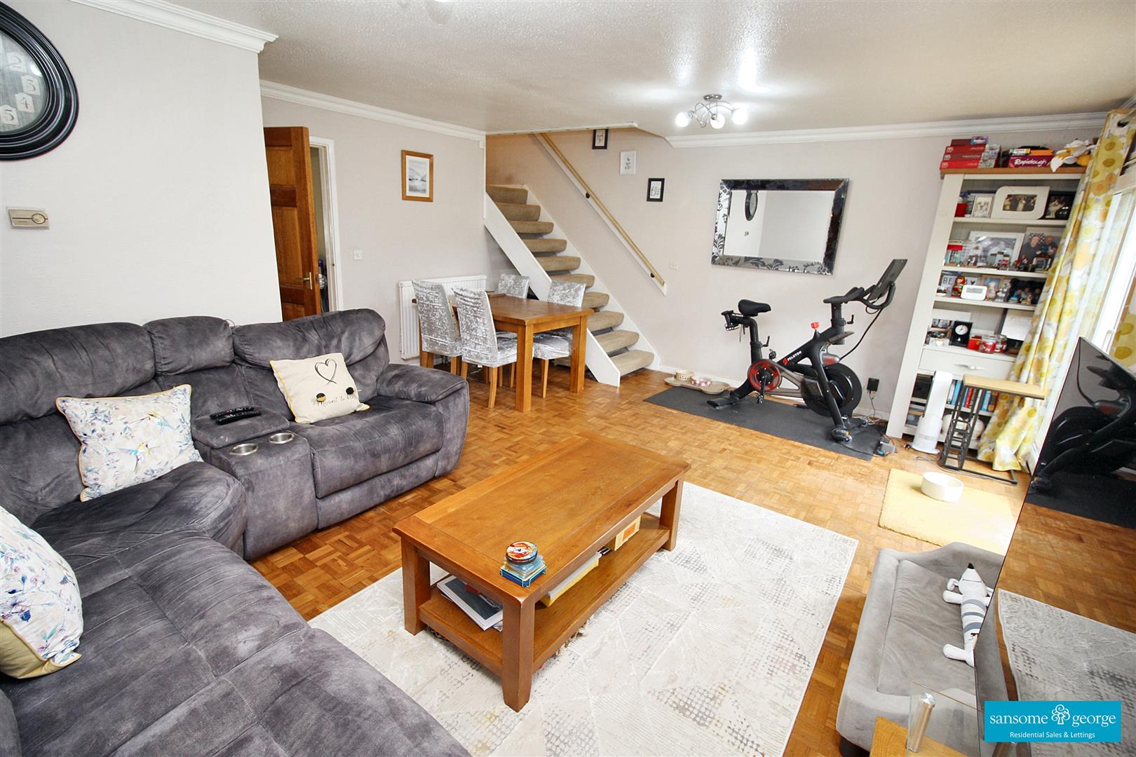 3 bed property in Devitt Close, Reading